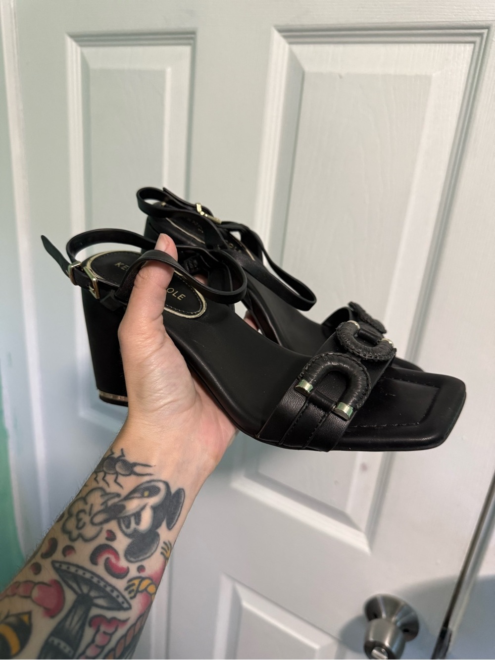 Kenneth Cole Black Strappy Block Heel Sandals new in box